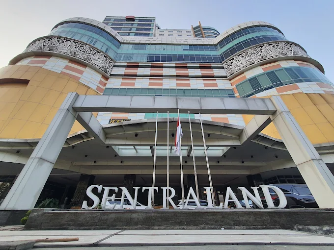 HORISON ULTIMA Sentraland Simpang Lima Semarang Depan